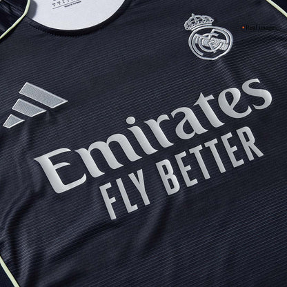 Real Madrid Bortedrakt 2025/26 – VALVERDE #8 [PREMIUM] – bilde 5